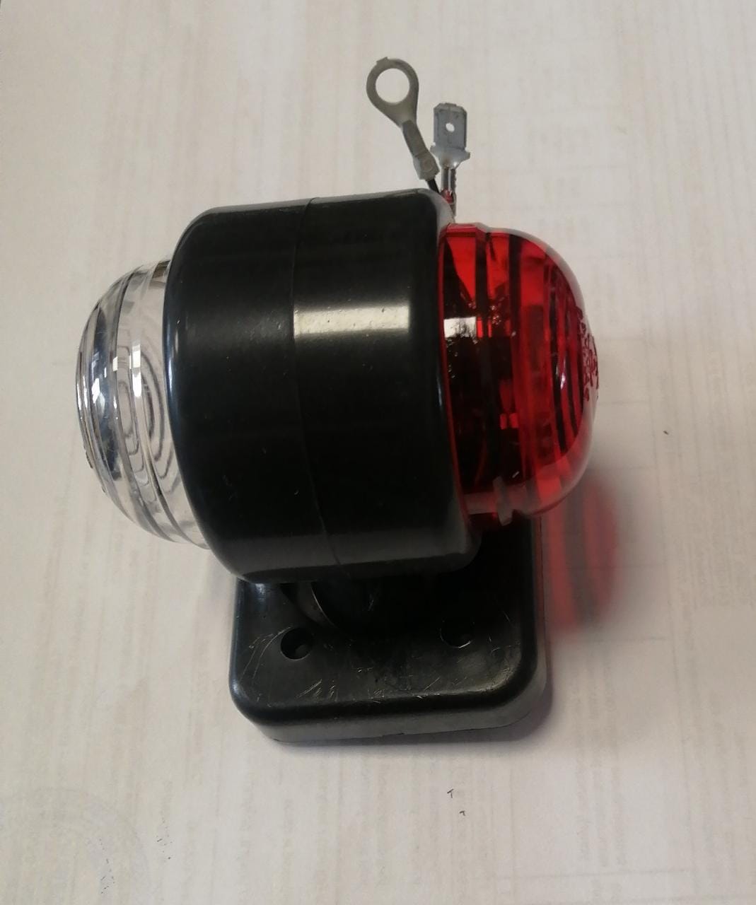 Фонарь габаритный и контурный бело-красный ГФ3.1-20 П 24V